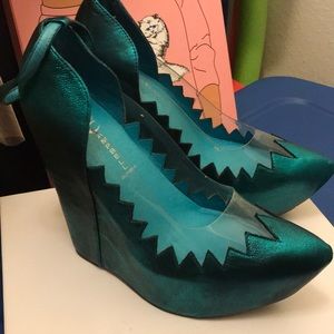 Teal wedges